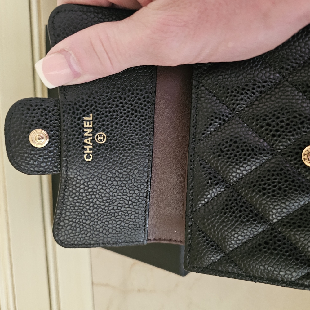 CHANEL Black Quilted NEW wallet with Gold Logo - Picture 3 of 11